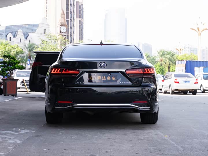 Фото 5 - Lexus LS