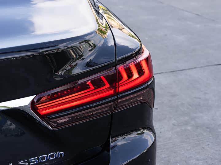 Фото 7 - Lexus LS