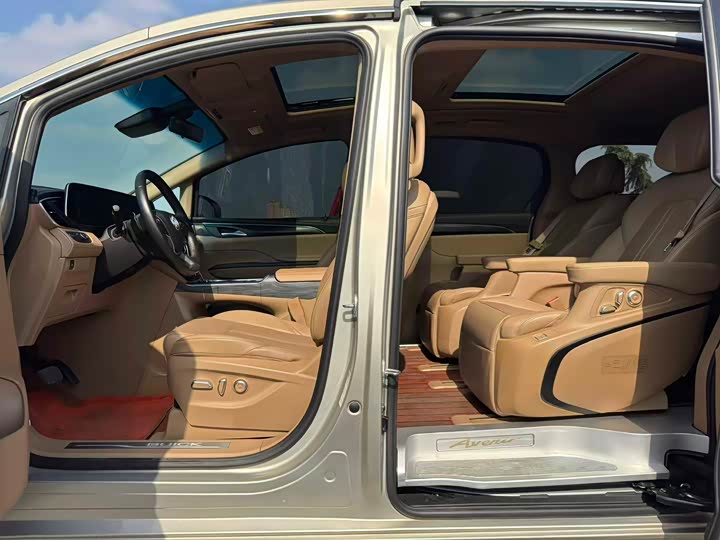 Фото 7 - Buick GL8 ES