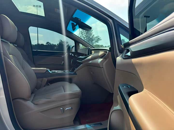 Фото 8 - Buick GL8 ES