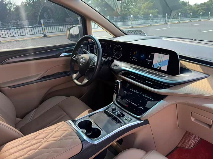 Фото 9 - Buick GL8 ES