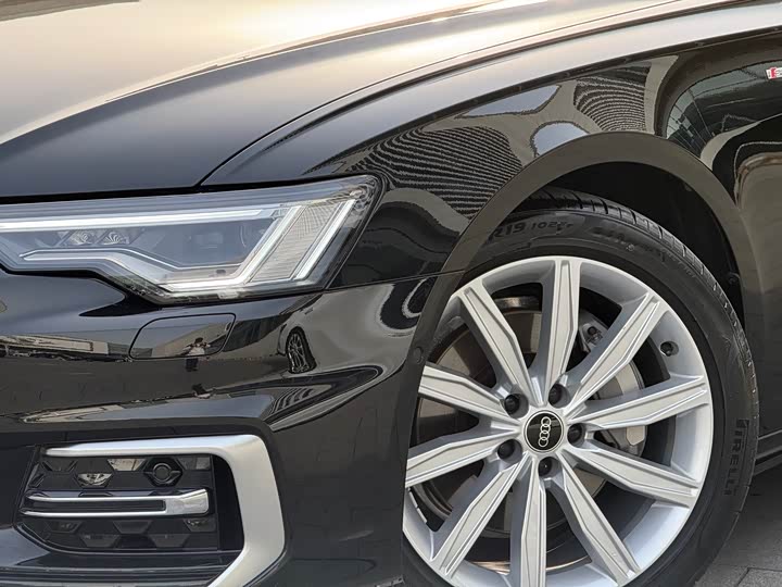 Фото 2 - Audi A6L