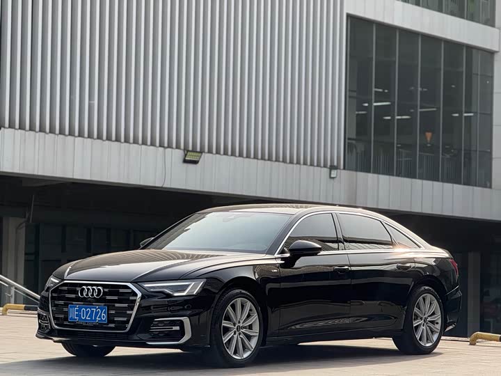 Фото 5 - Audi A6L