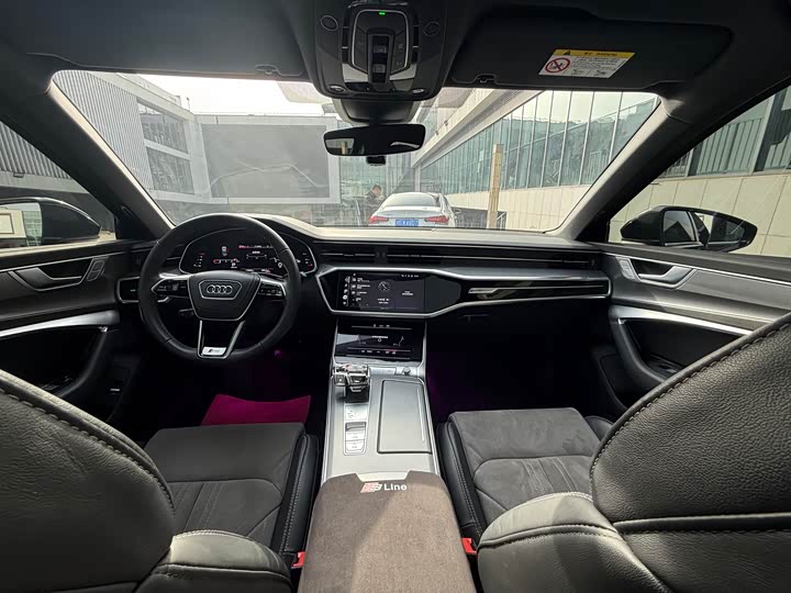 Фото 9 - Audi A6L