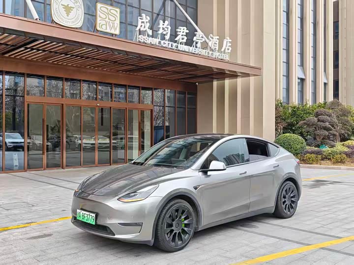 Фото 1 - Tesla Model Y