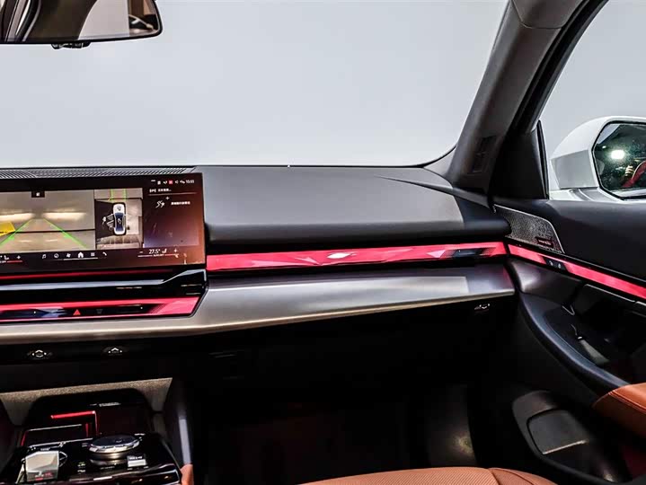 Фото 9 - BMW 5 Series