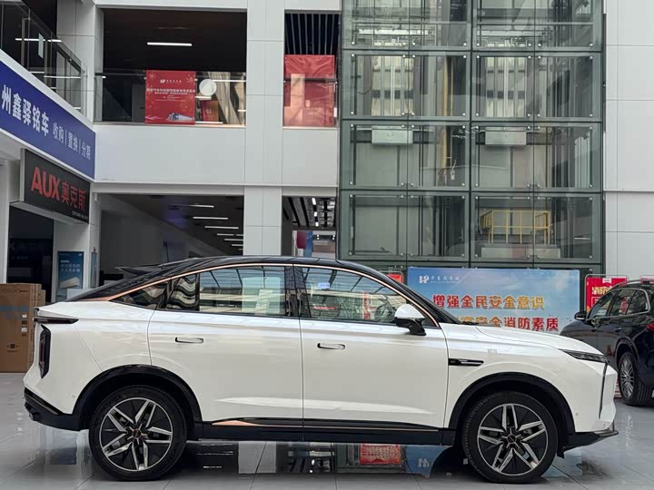 Фото 7 - Roewe Whale