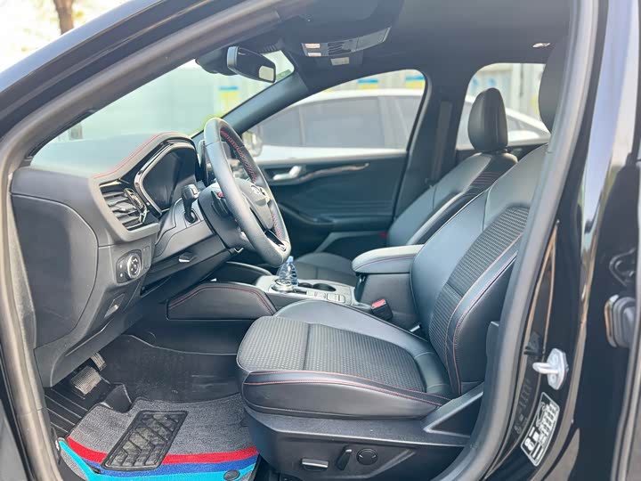 Фото 6 - Ford Focus