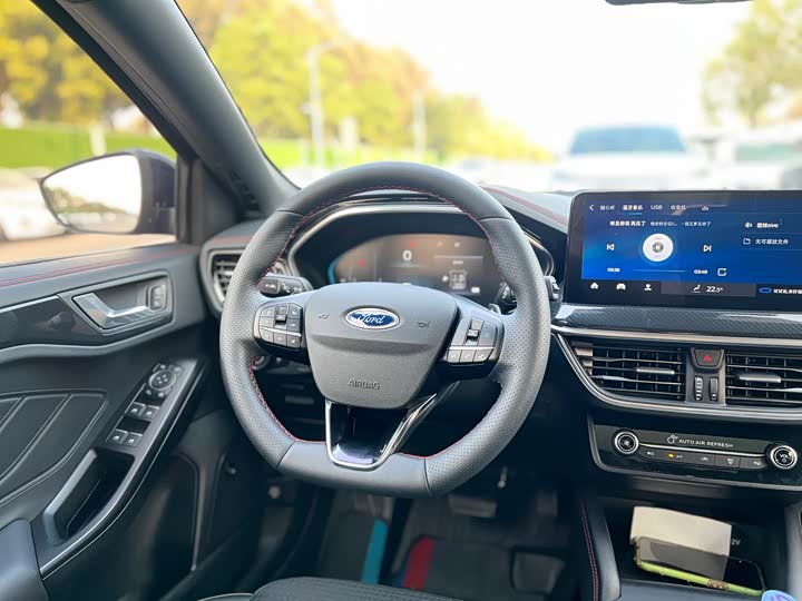 Фото 9 - Ford Focus