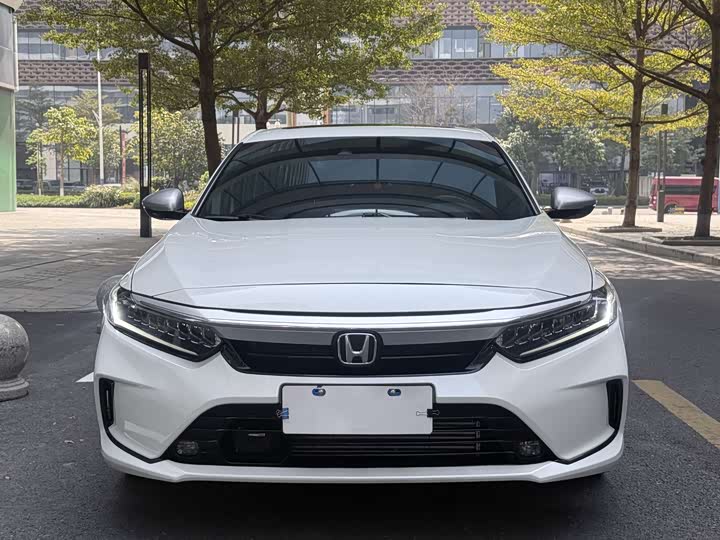 Фото 2 - Honda Inspire