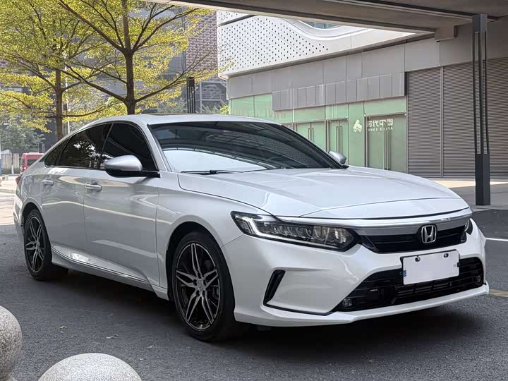 Фото 3 - Honda Inspire