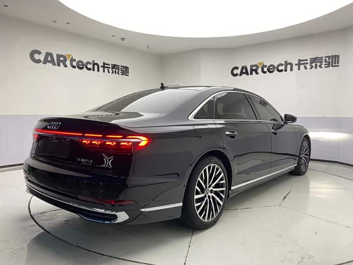 Фото 5 - Audi A8