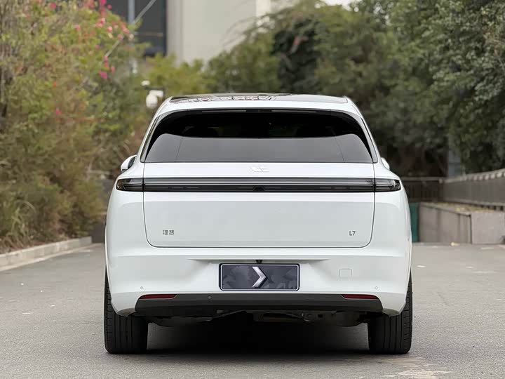 Фото 8 - LiXiang L7