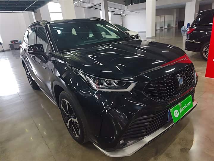 Фото 4 - Toyota Crown Kluger