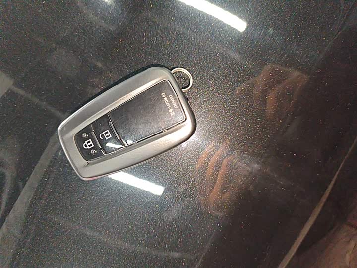 Фото 9 - Toyota Crown Kluger