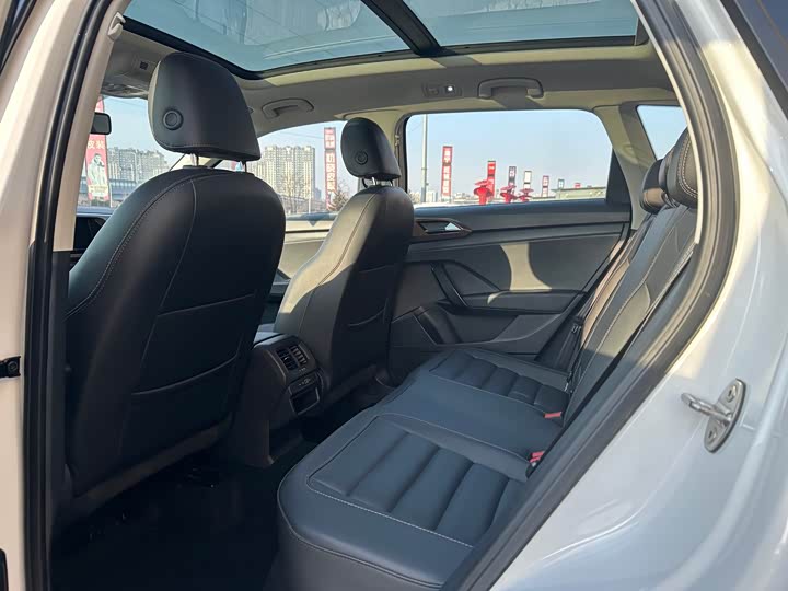 Фото 5 - Volkswagen Tharu