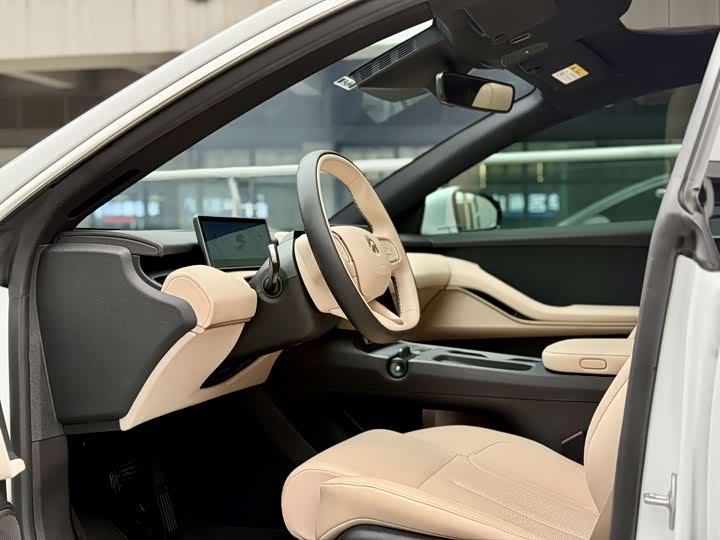 Фото 6 - Nio ET5T