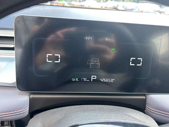 Фото 6 - Geely Geometry E Firefly