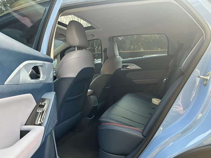 Фото 7 - Geely Geometry E Firefly