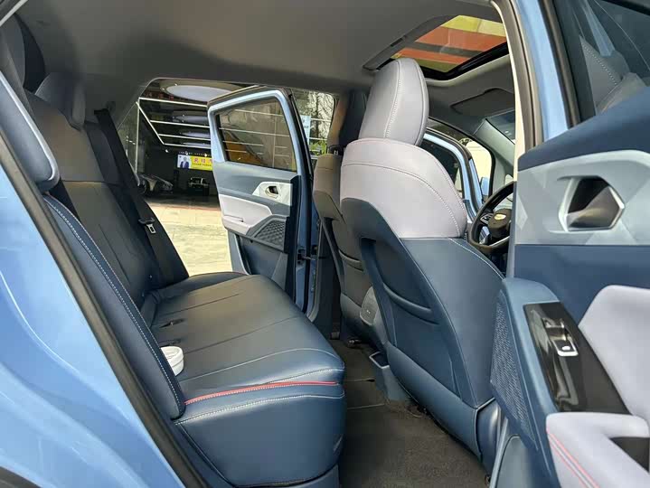 Фото 8 - Geely Geometry E Firefly