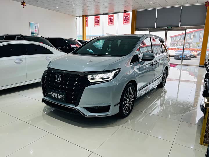 Фото 1 - Honda Elysion