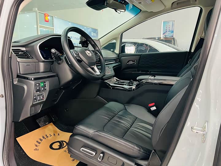 Фото 4 - Honda Elysion