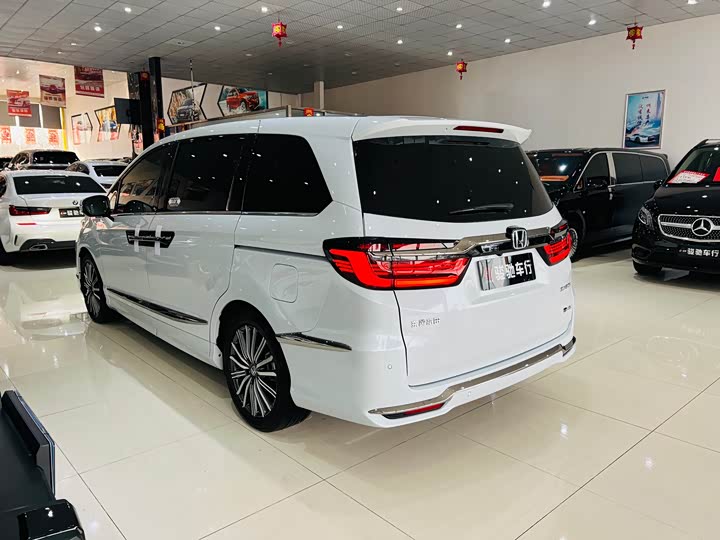 Фото 9 - Honda Elysion