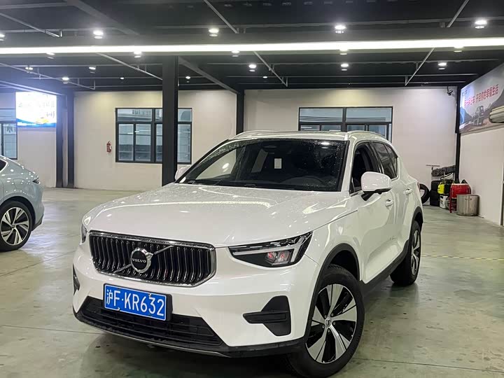 Фото 1 - Volvo XC40