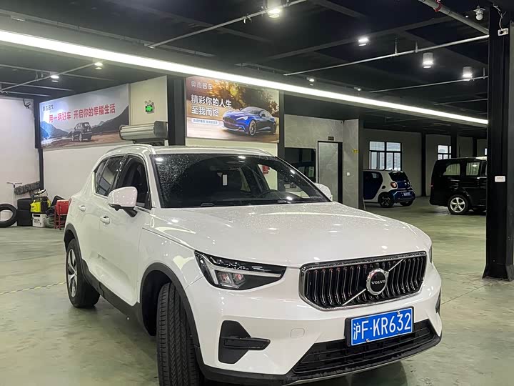 Фото 3 - Volvo XC40