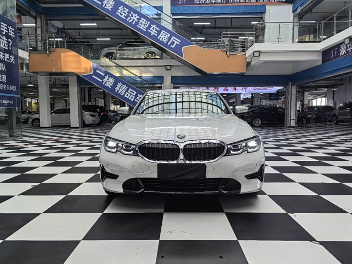 Фото 2 - BMW 3 Series