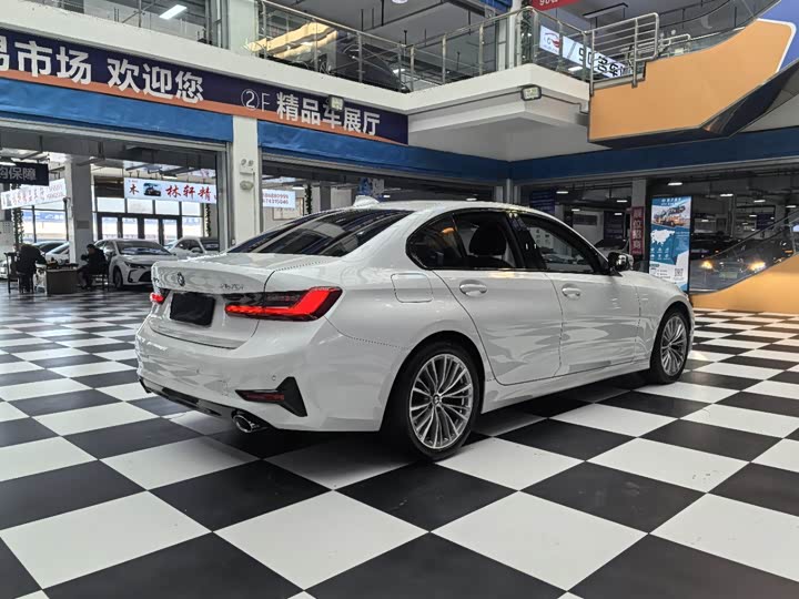 Фото 9 - BMW 3 Series