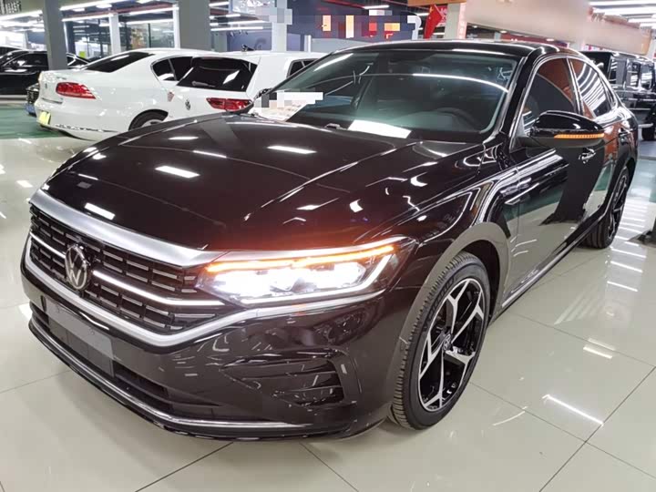 Фото 1 - Volkswagen Passat