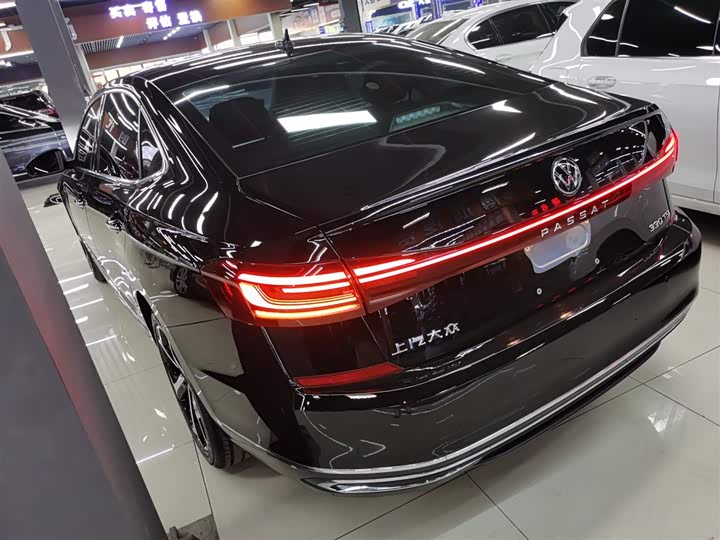 Фото 5 - Volkswagen Passat