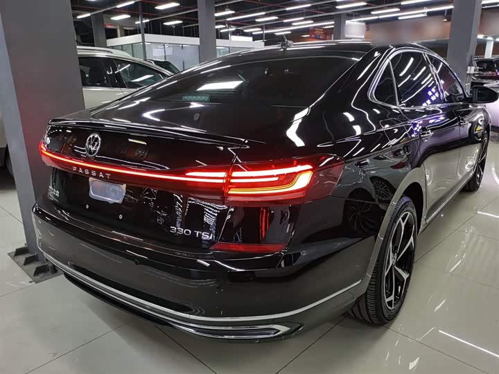 Фото 7 - Volkswagen Passat