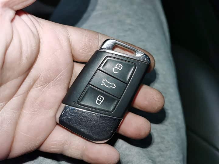 Фото 9 - Volkswagen Passat