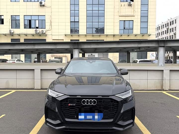 Фото 4 - Audi Q8