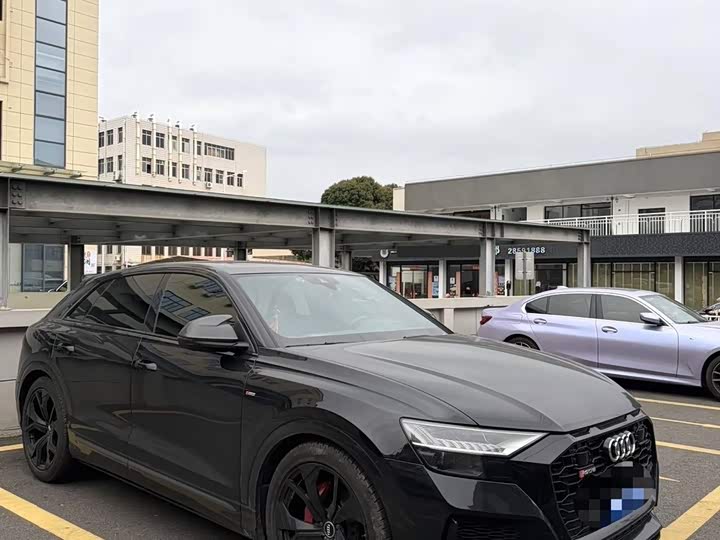 Фото 5 - Audi Q8