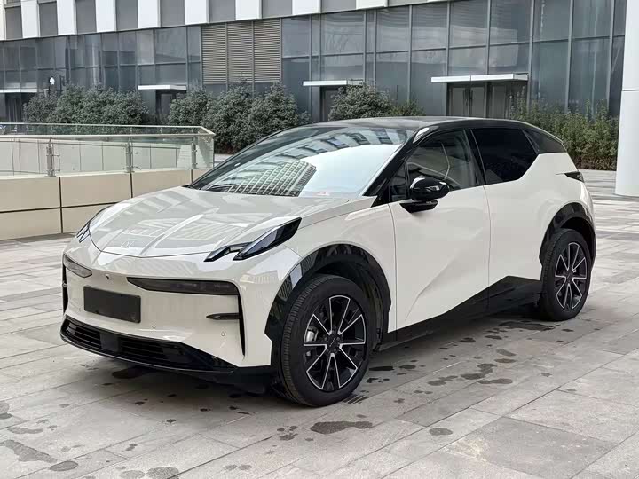 Фото 1 - Zeekr X