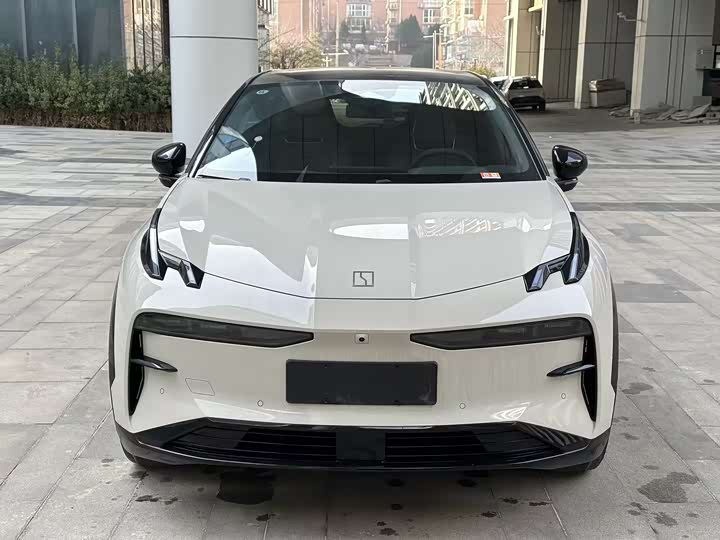 Фото 2 - Zeekr X