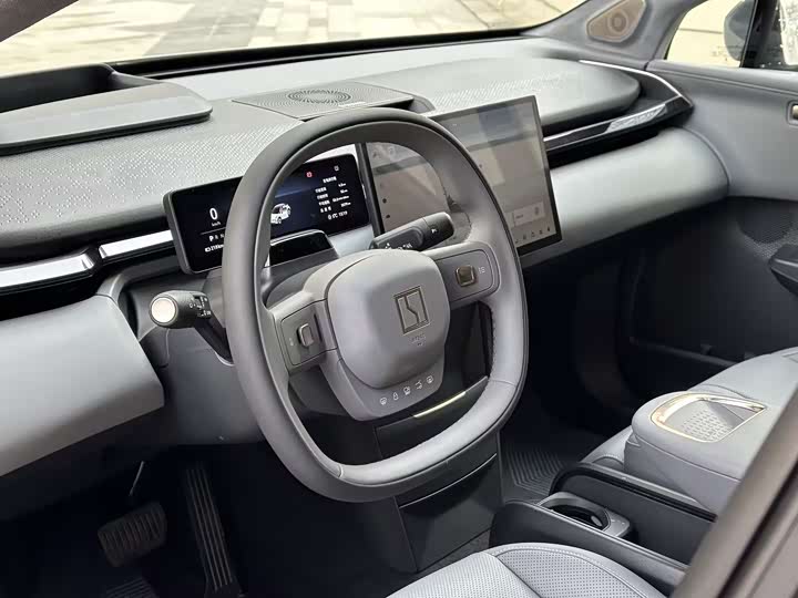 Фото 9 - Zeekr X