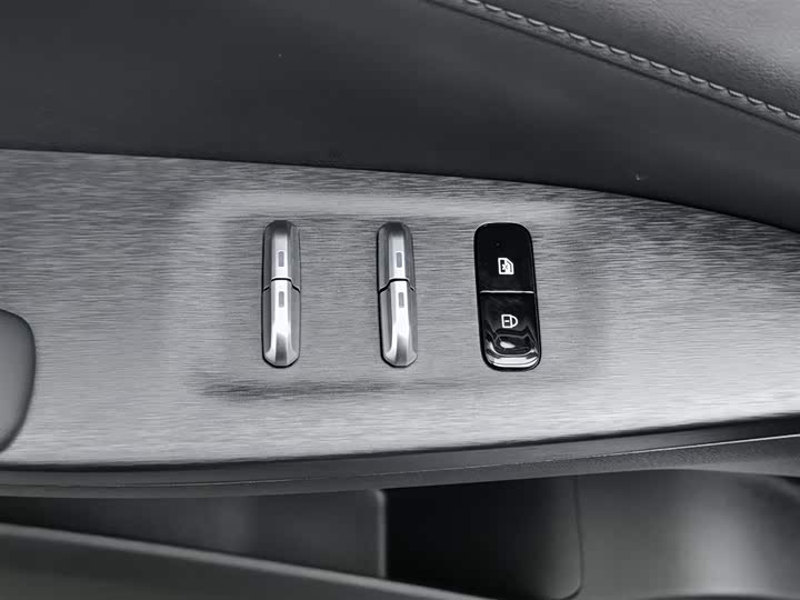 Фото 9 - Dongfeng Aeolus Sky EV01