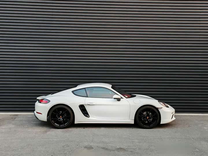 Фото 2 - Porsche 718