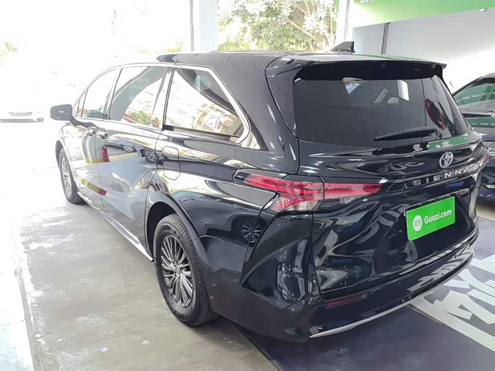 Фото 5 - Toyota Sienna