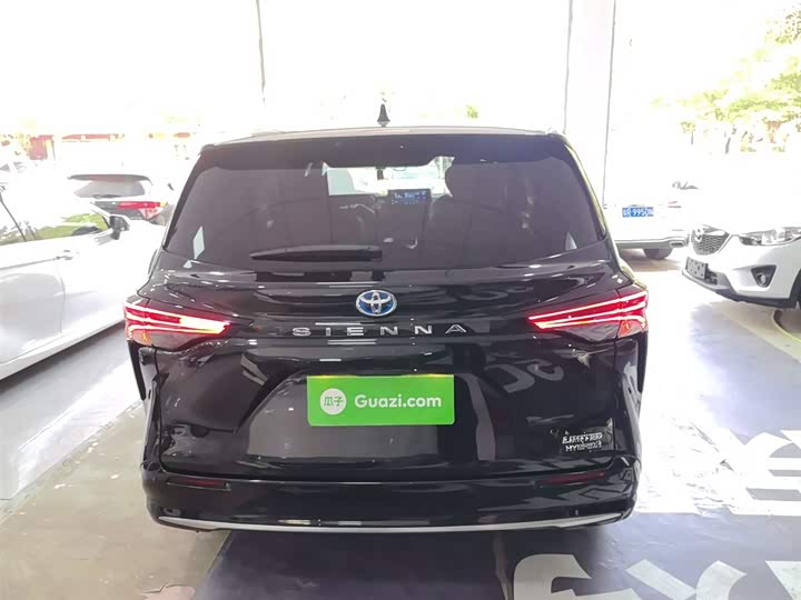 Фото 6 - Toyota Sienna