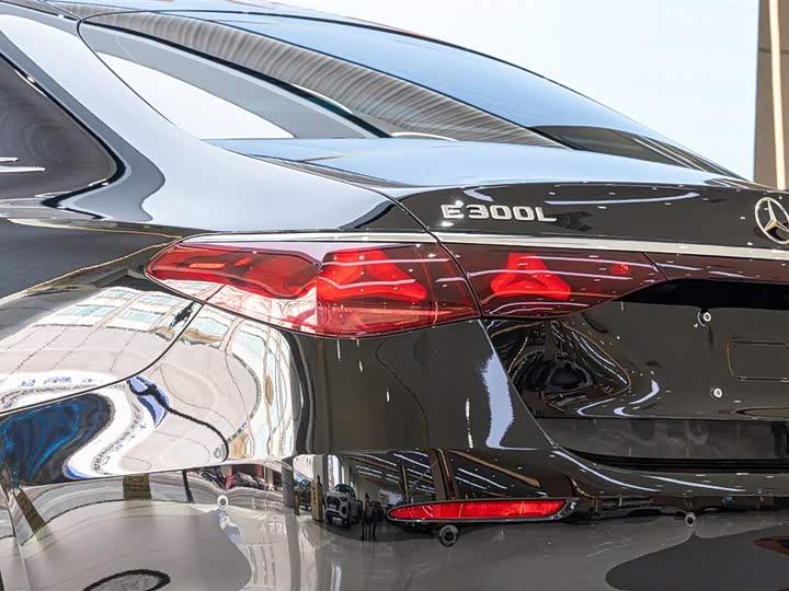 Фото 7 - Mercedes-Benz E-Class