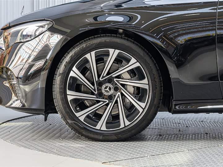 Фото 8 - Mercedes-Benz E-Class