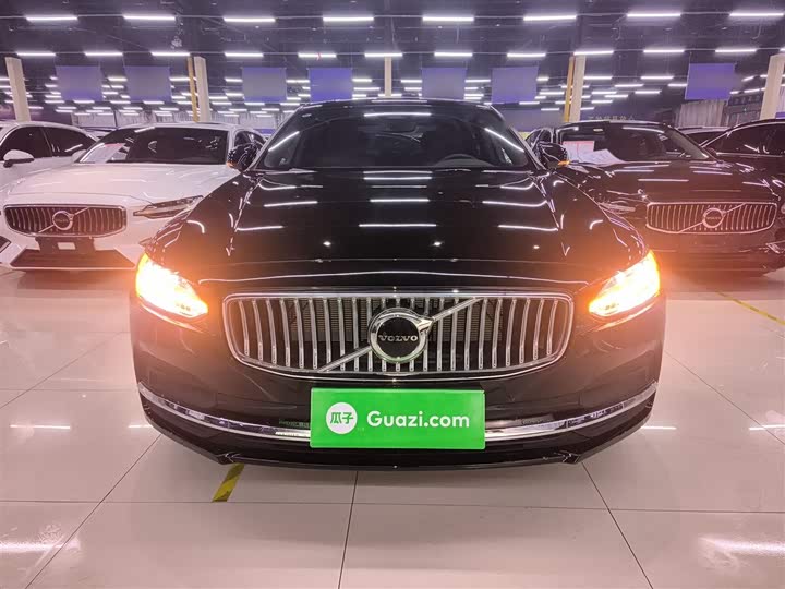 Фото 3 - Volvo S90