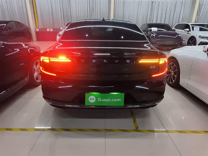 Фото 6 - Volvo S90