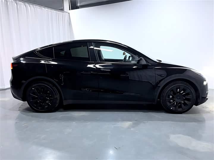 Фото 9 - Tesla Model Y
