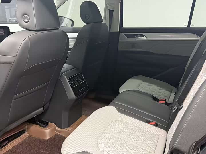 Фото 8 - Volkswagen Tavendor